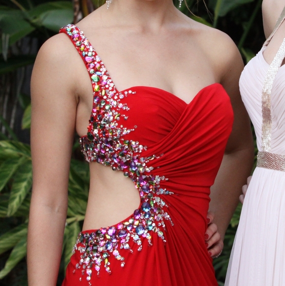Red Backless Evening Formal Gown Size 2 - Picture 5 of 11